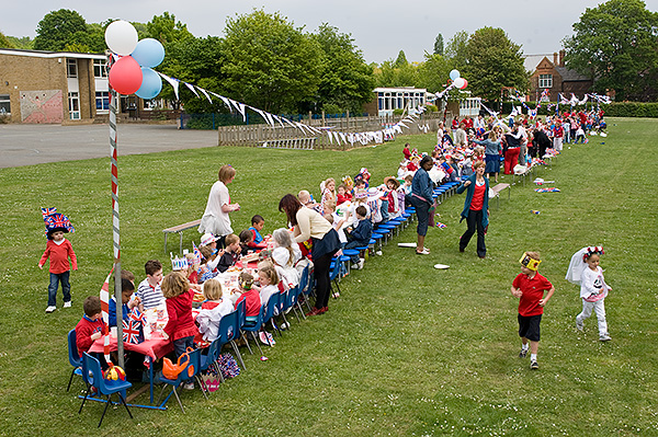 _SOC6500 Children at Hextable Primary School have a "Street Party" in honour of the Royal Wedding. April 28, 2011. Photo ยฉ Michael Cockerham