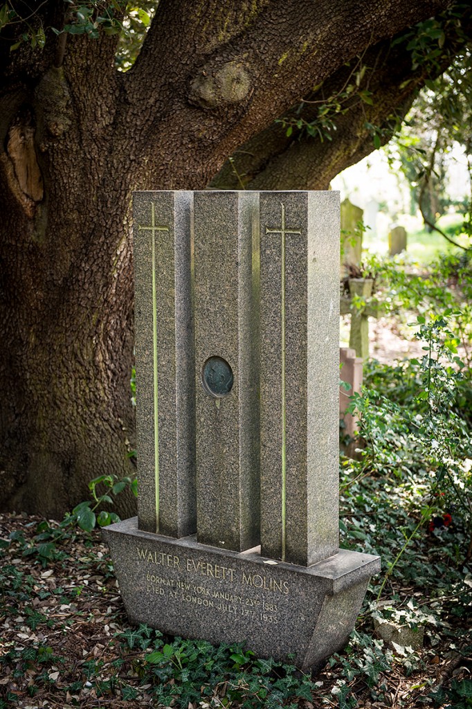 The grave of Walter Everett Molins.